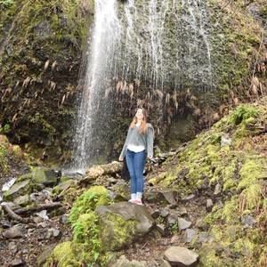 Meet your Posher, Courtney